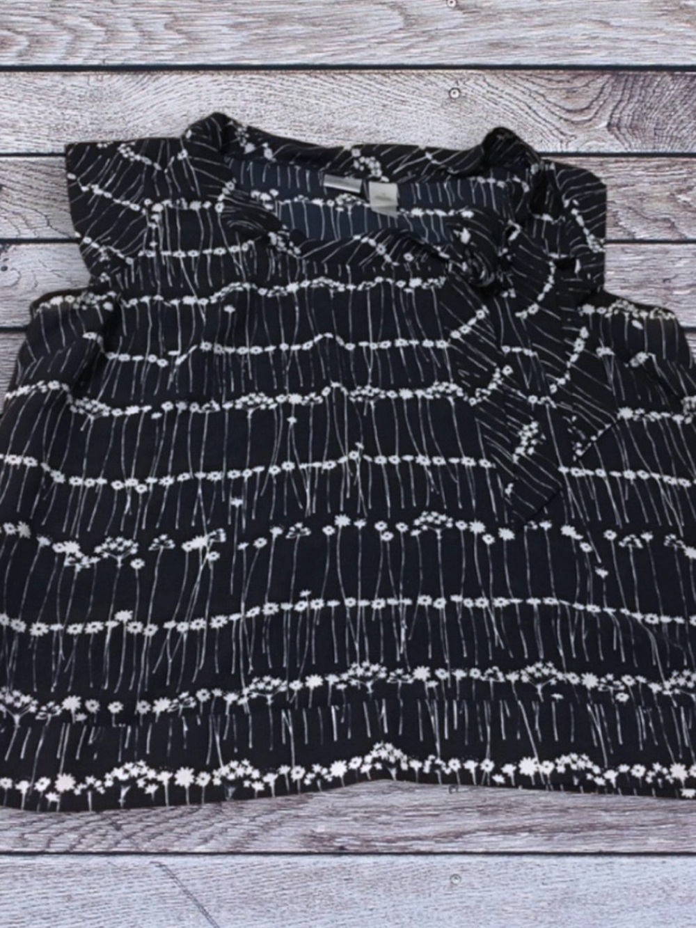 2 for $6 🎉 Emma James Navy blouse size 16